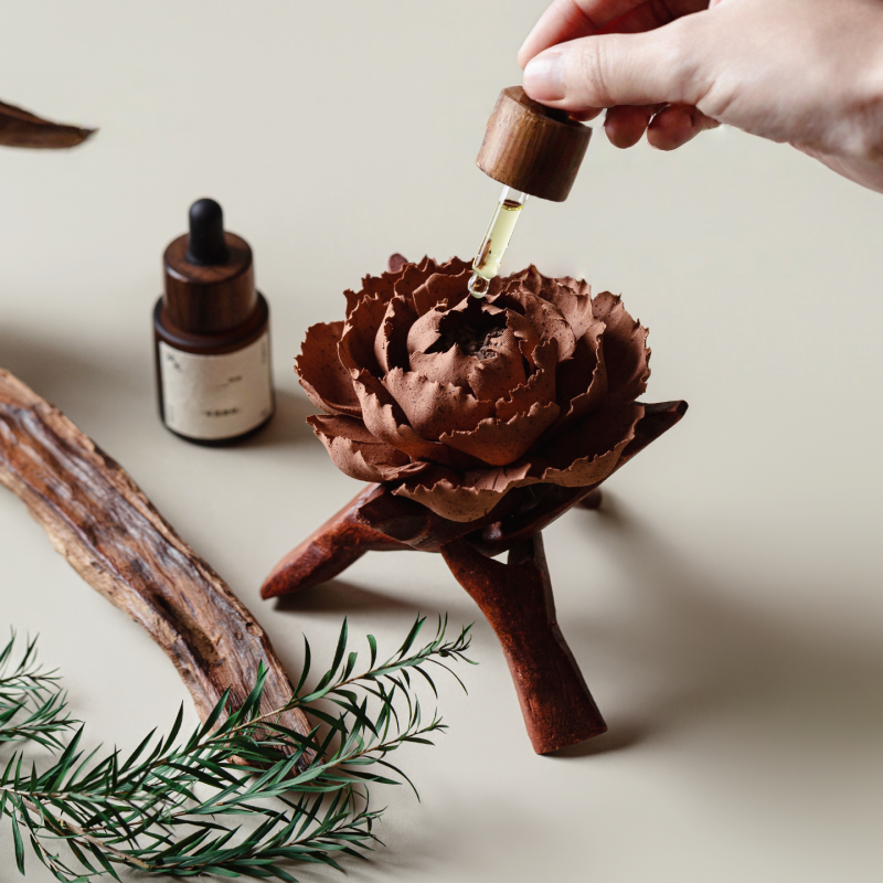 Heritage Porcelain Petal Incense Holder & Oil Diffuser - Rose